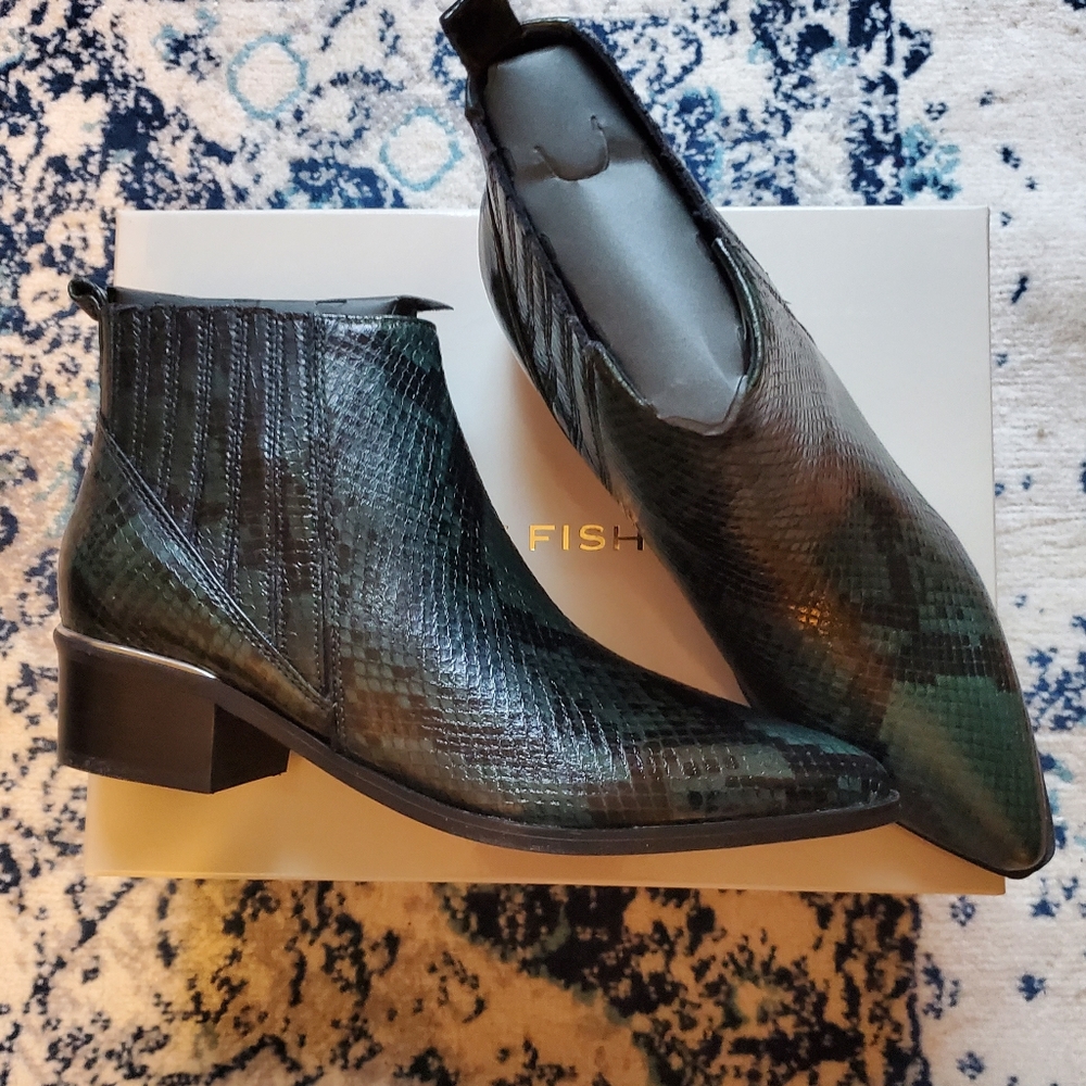 Marc Fisher Chelsea Point Toe Bootie NIB Womens 7 Green Snakeprint Goth Grunge